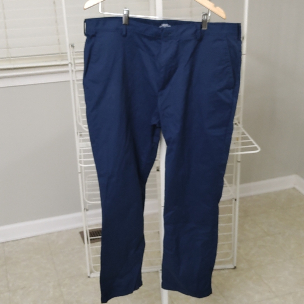 Never worn Izod advantage performance pants